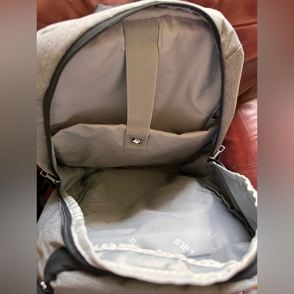 Large computer backpack - Picture 11 of 13